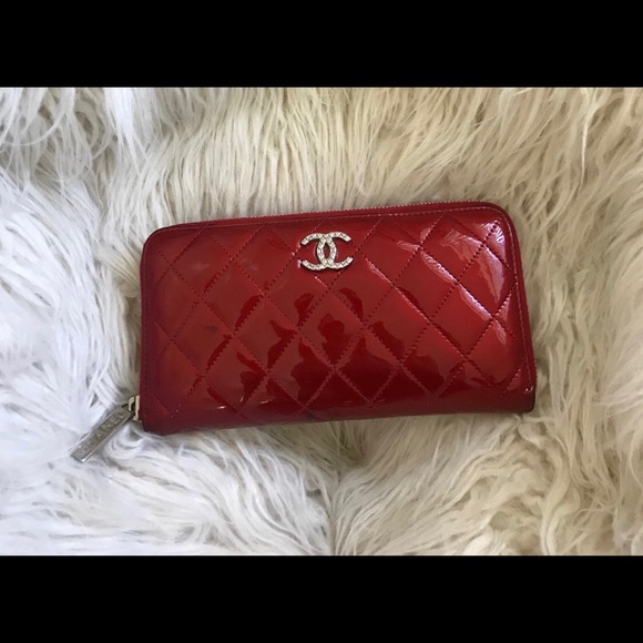 🌟S/EB 1 (OF) MY FAVORITE🌟CHANEL RED PATENT L-GUSSET ZIP WALLET - Picture 3 of 8
